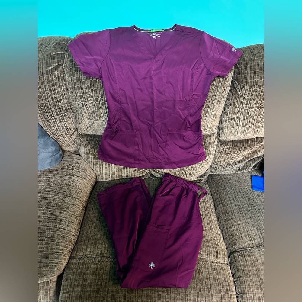 All heart scrub set